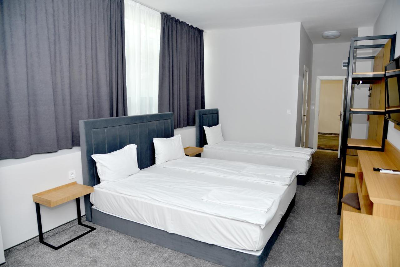 Hotel Ricas Sliven Exterior photo